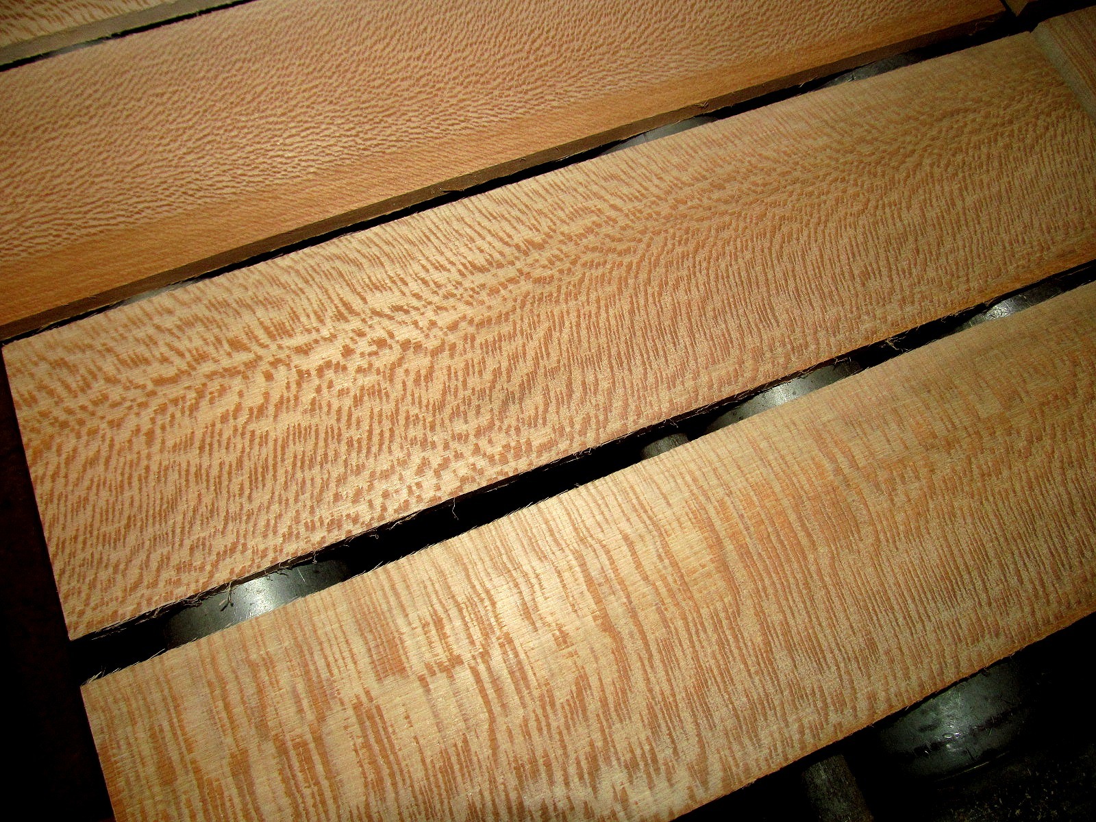 10 PIECES THIN SANDED QUARTERSAWN SYCAMORE 12