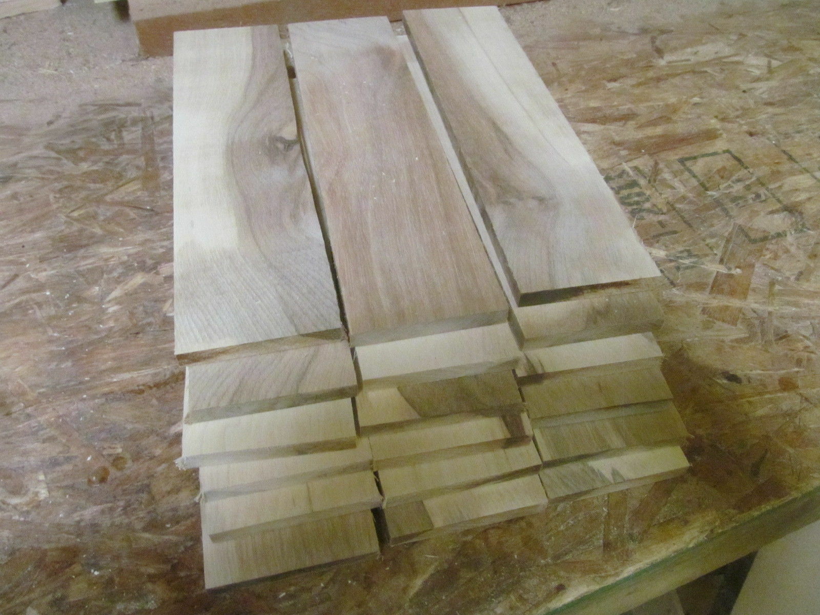 20 PIECES THIN SANDED HICKORY LUMBER 12