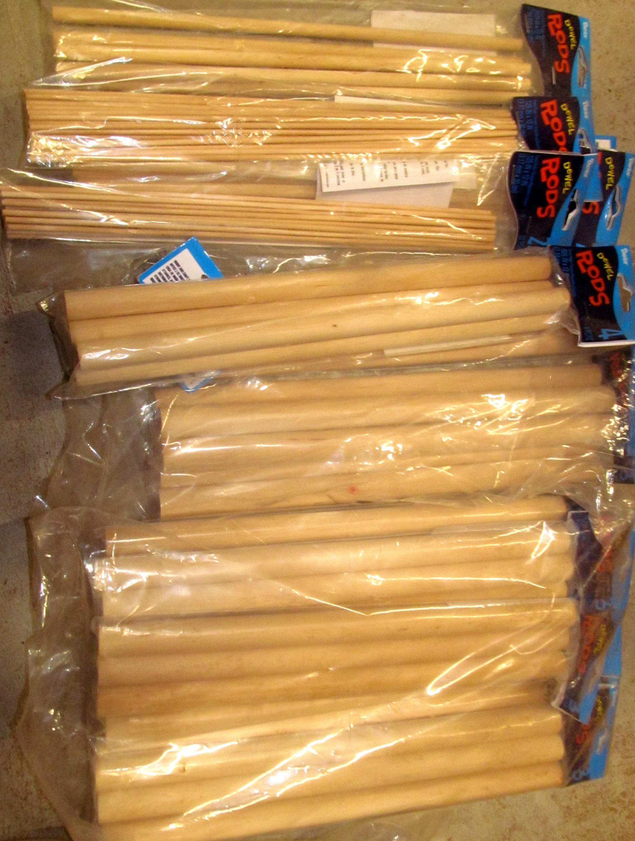 LARGE BOX OF VARIOUS SIZE DOWELS